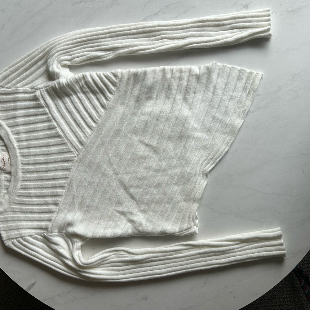 Chic White Ribbed Sweater - Picture 6 of 11